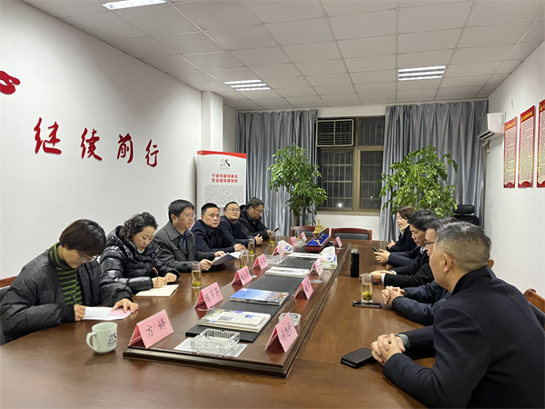 12月29日，詹縣長(zhǎng)帶隊(duì)走訪寧波市徽州商會(huì)，洪董，余總陪同走訪.jpg