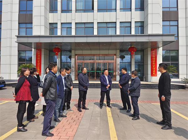 3月15日，洪董率隊赴安東集團建材產(chǎn)業(yè)園考察學習.jpg